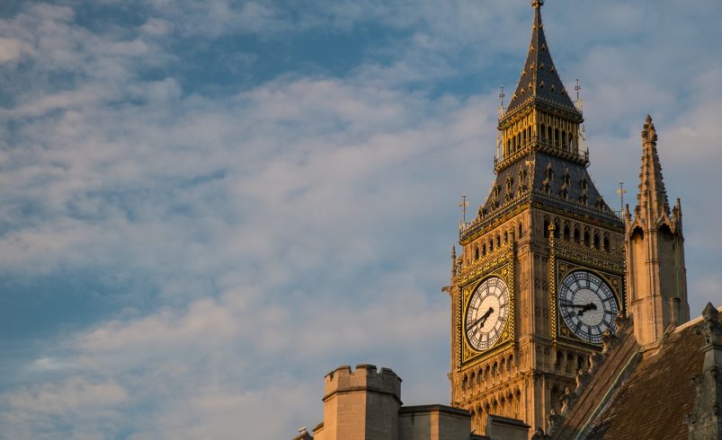 FTSE 100 Index in focus as traders eye Starmer’s China trip, Fed, Lloyds Bank earnings