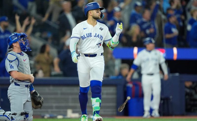 Who are the best 2026 MLB free agents still available?