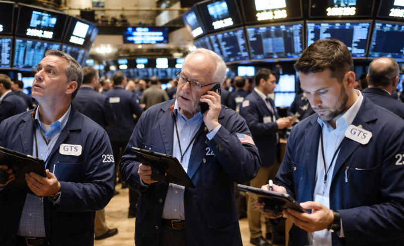 Here are the top gainers and laggards in the S&P 500 Index, SPY, VOO ETFs in 2026