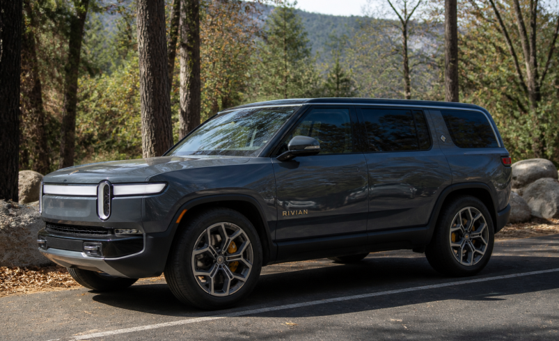 Rivian stock has flagged an inverted H&S pattern: will the rally continue?