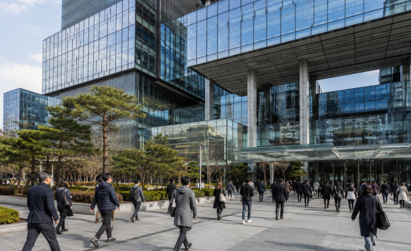 DRAM ETF falls 6.5% after Samsung earnings as expert warns on memory stocks